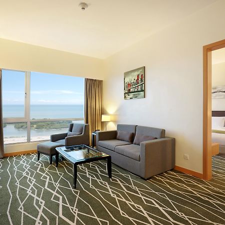 Holiday Inn Melaka By Ihg Εξωτερικό φωτογραφία Suite
