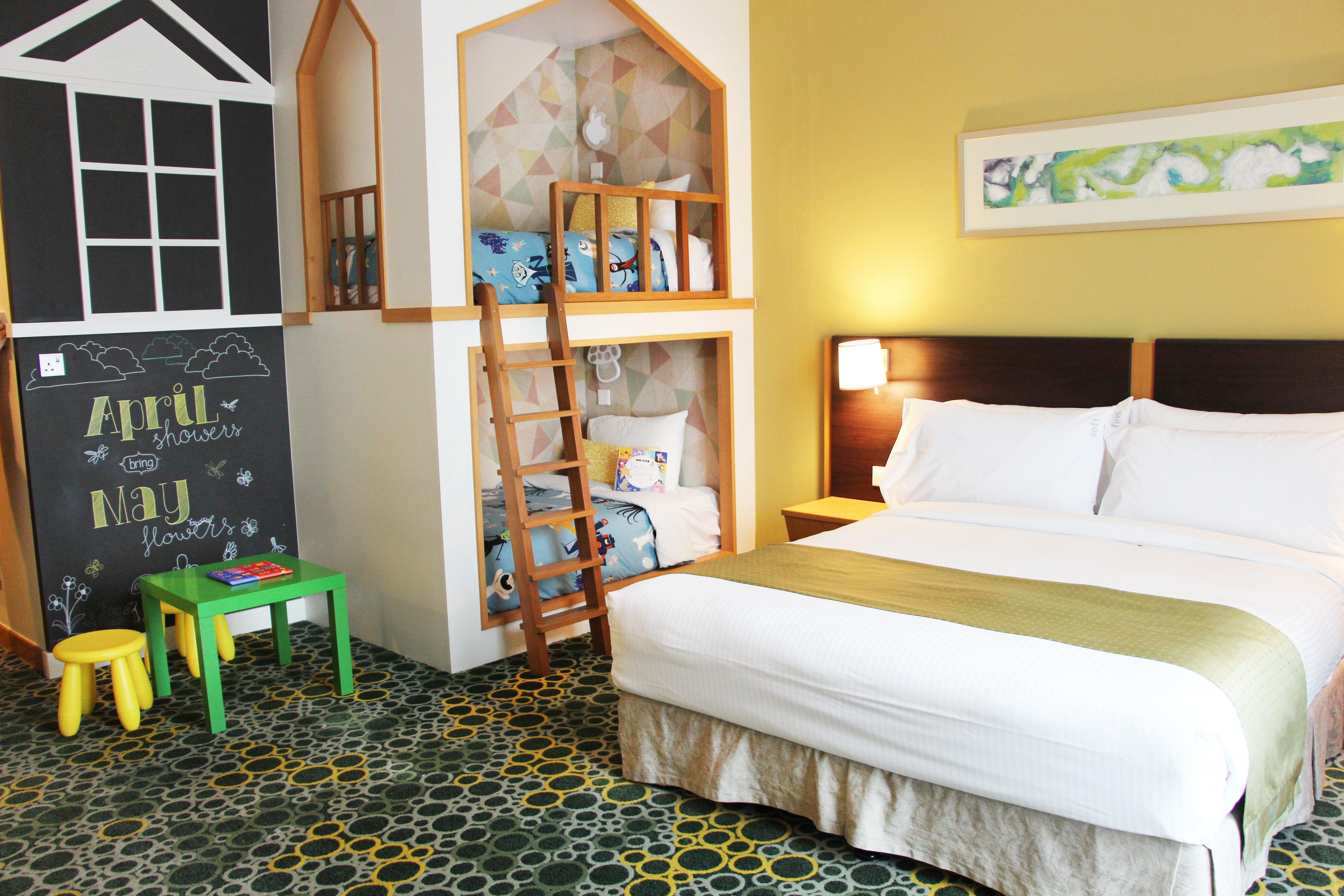 Holiday Inn Melaka By Ihg Εξωτερικό φωτογραφία Family room at the hotel