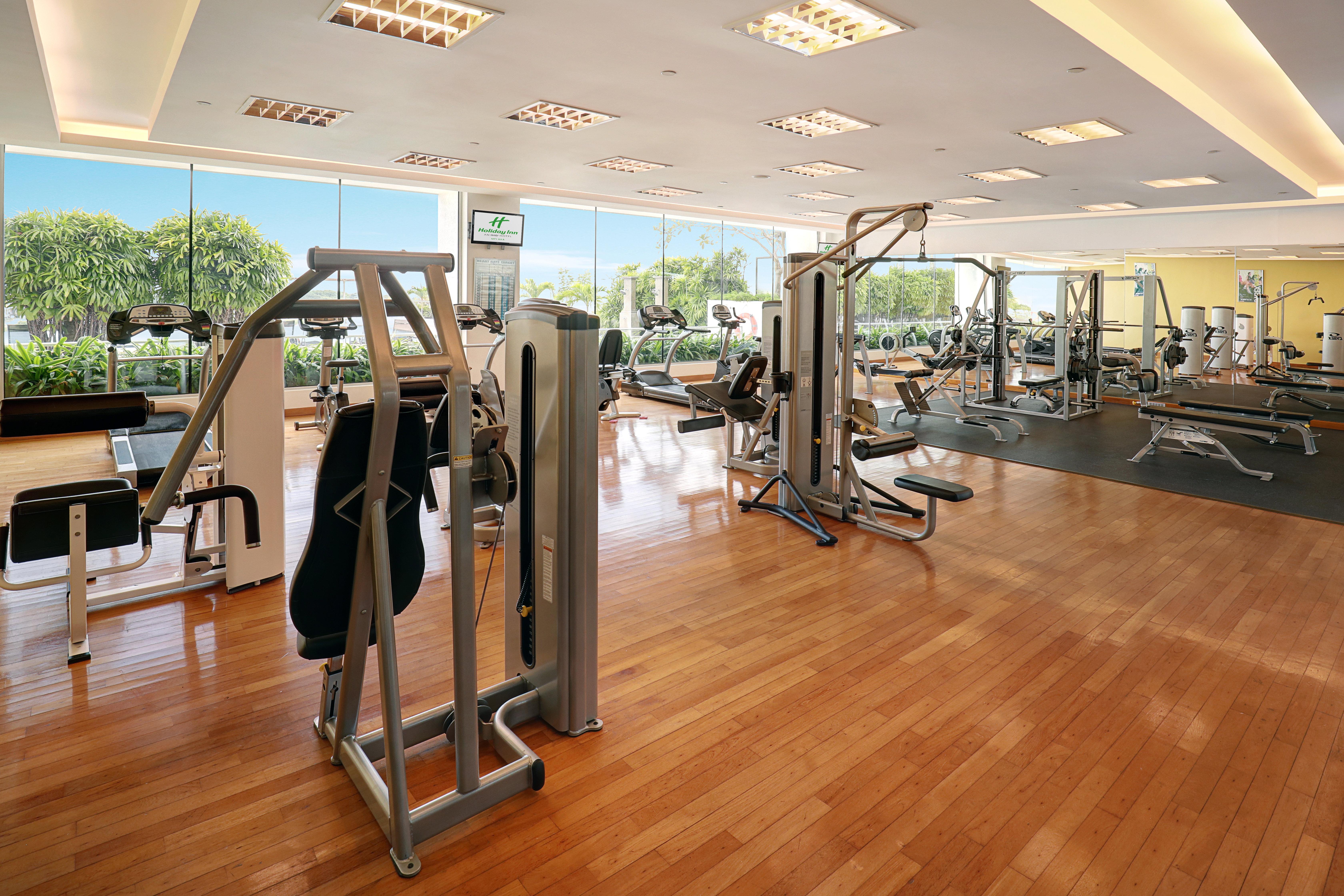 Holiday Inn Melaka By Ihg Εξωτερικό φωτογραφία A gym at the Shangri-La Hotel, Kuala Lumpur