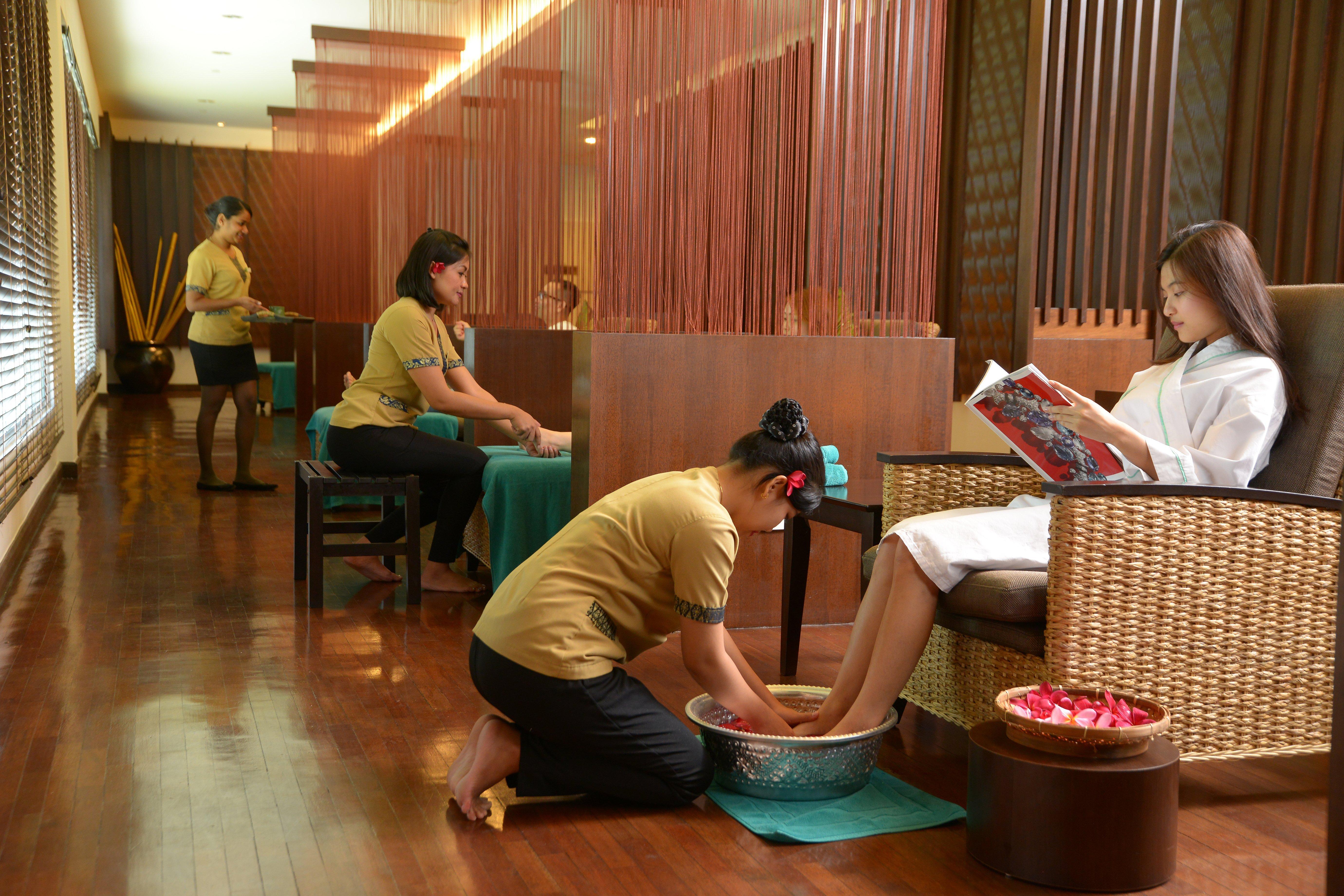Holiday Inn Melaka By Ihg Εξωτερικό φωτογραφία Thai foot massage
