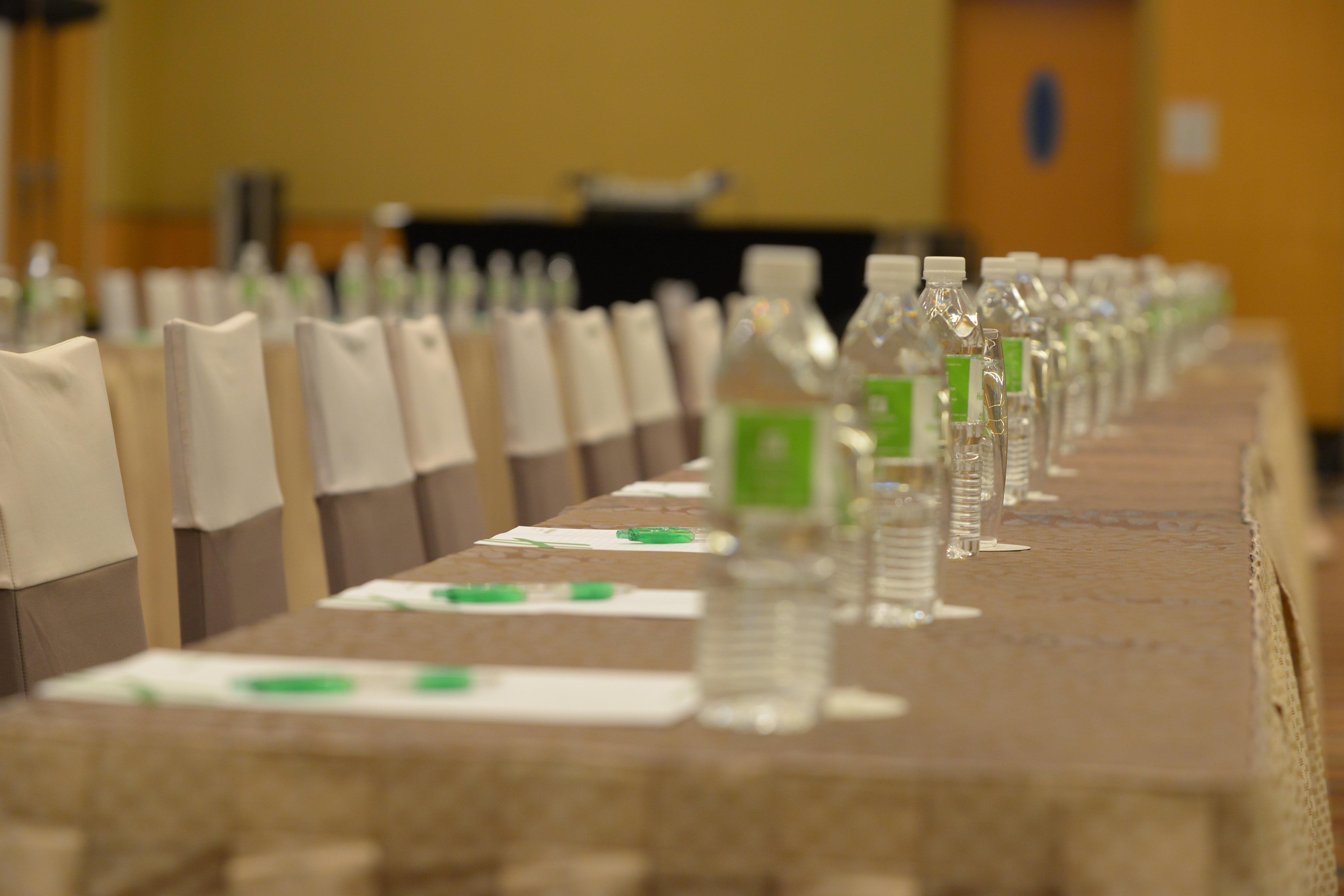 Holiday Inn Melaka By Ihg Εξωτερικό φωτογραφία A conference room